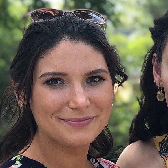 Profile Picture of Alexis Fidone (@alexiscf7) on Poshmark