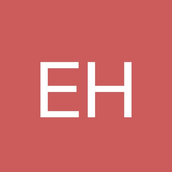 Profile Picture of Elizabeth Hurtt (@eshurtt) on Poshmark