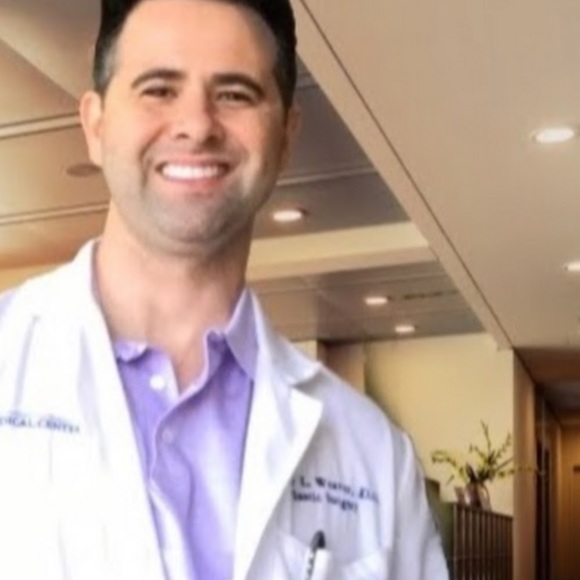 Profile Picture of Tony Weaver (@tonyleeweaver) on Poshmark