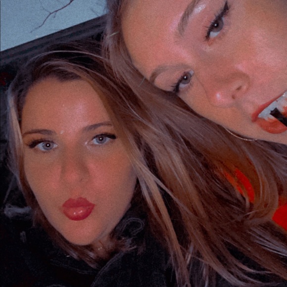 Profile Picture of Sarah Krajicek (@sarahk814) on Poshmark