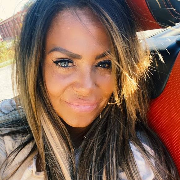Profile Picture of Shelly Walden (@blingedout) on Poshmark
