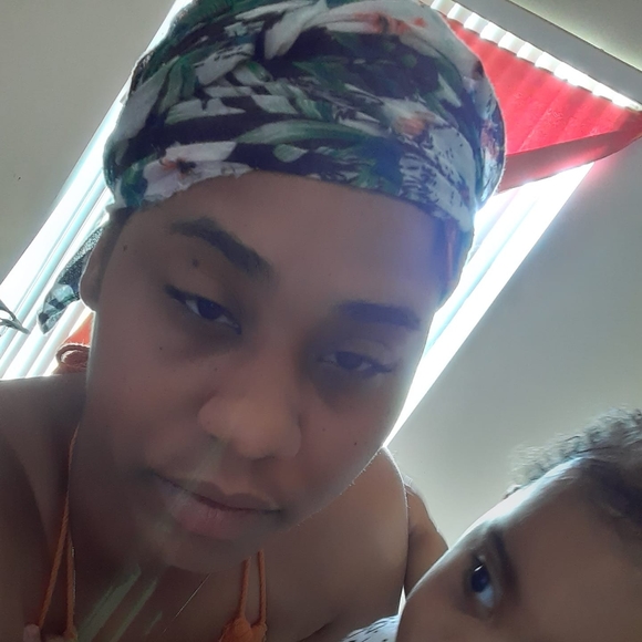 Profile Picture of Genesis Ortiz (@genesisortiz938) on Poshmark