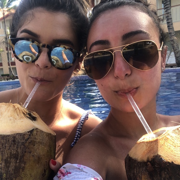 Christina Migliaccio - Poshmark Profile Picture of Christina Migliaccio (@christinamig) on Poshmark