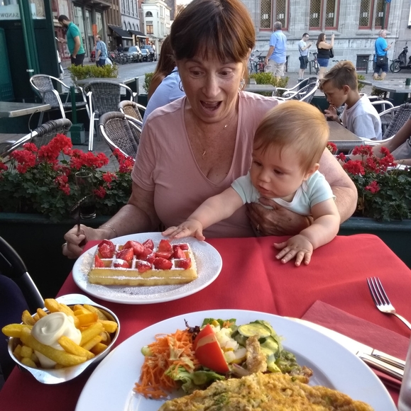 Profile Picture of Angela Lutomski (@a_lutomski) on Poshmark