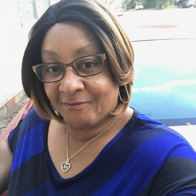 Profile Picture of Linda Hollingsworth (@LindaHollings19) on Twitter