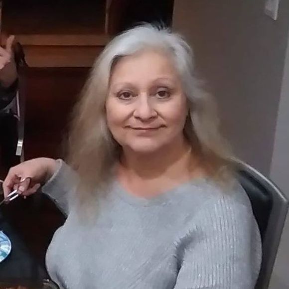 Profile Picture of Joanna Pettitt (@ladyhound1960) on Poshmark