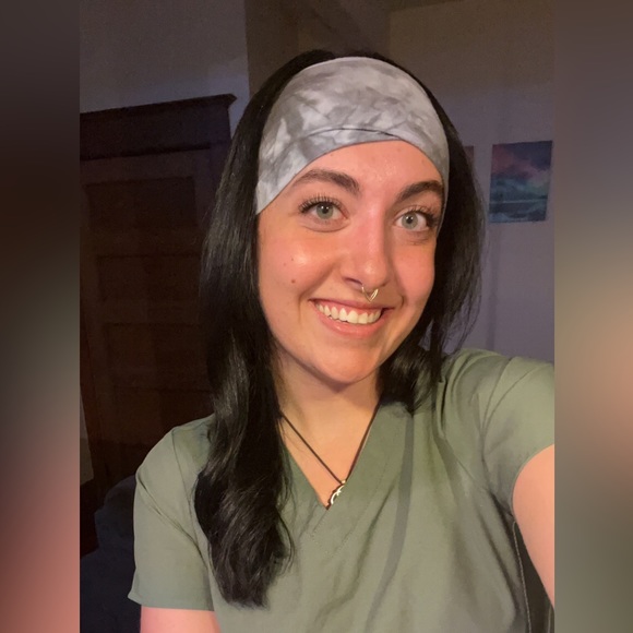 Profile Picture of Hannah Yacoub (@hannahyacoubb) on Poshmark