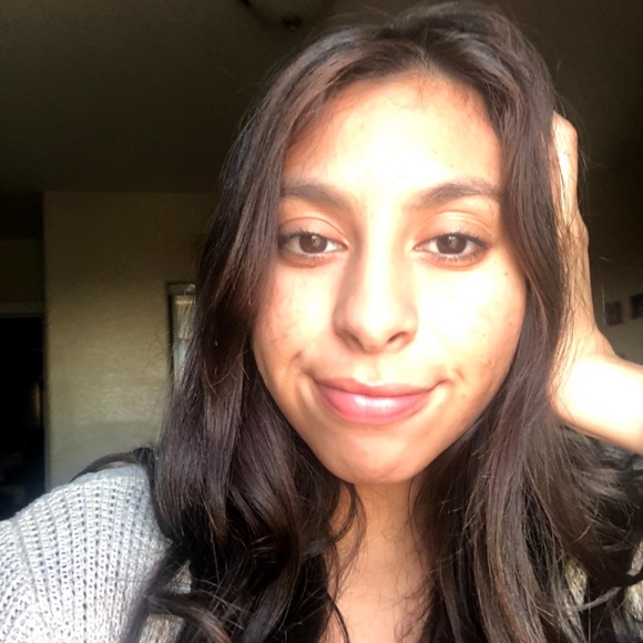 Profile Picture of Gisel Diaz (@giseldiaz247) on Poshmark