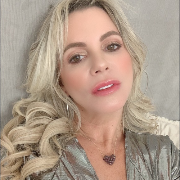 Cecilia Muskus - Poshmark Profile Picture of Cecilia Muskus (@chechymuskus) on Poshmark