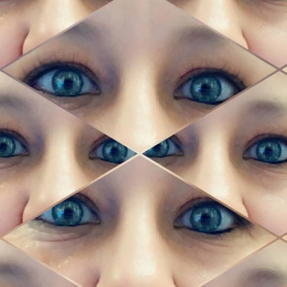 Profile Picture of Shannon Schneider (@shayrue) on Poshmark