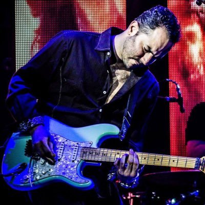 Profile Picture of El Valentino (@soyelvalentino) on Twitter