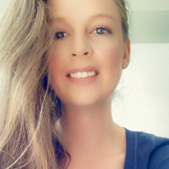 Profile Picture of Anna nichole Craig (@annanichole712) on Poshmark