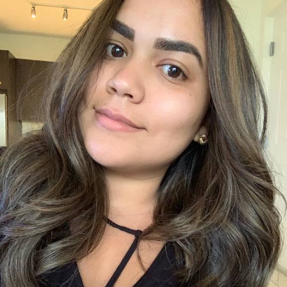 Profile Picture of Milly Perez (@mp112093) on Poshmark