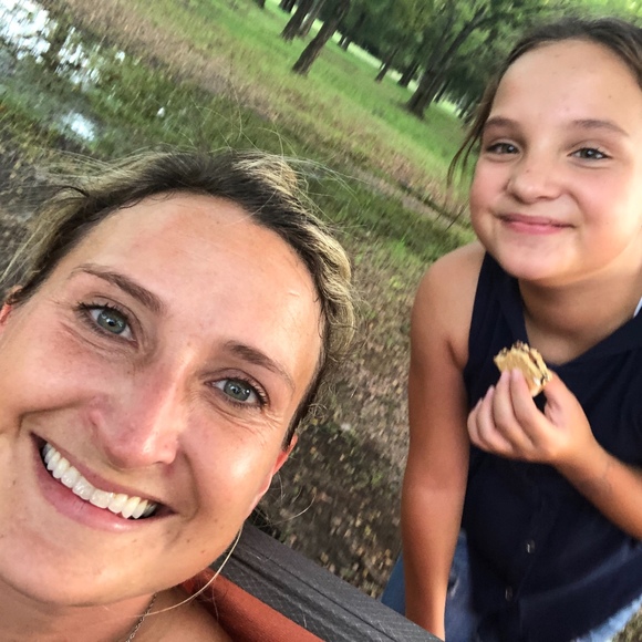 Profile Picture of Lacey Powers (@laceylp2043) on Poshmark