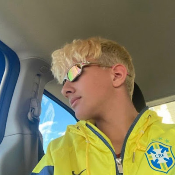 Profile Picture of Murilo Belette (@murilobelette) on Poshmark