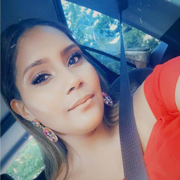 Profile Picture of Bianca Peralta (@babypostgurl) on Poshmark