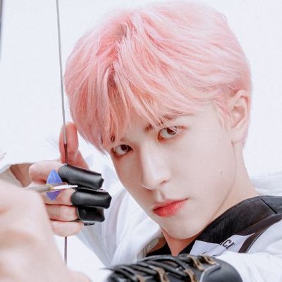 Profile Picture of all for Patrick 🐰 😘 (@U_unintended) on Twitter