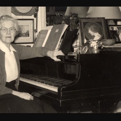 Profile Picture of Nadia Boulanger (@JenniferMarie30) on Twitter