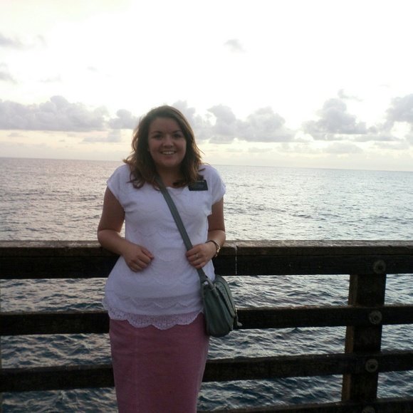 Profile Picture of Cassidy Forsyth (@cassidyforsyth) on Poshmark