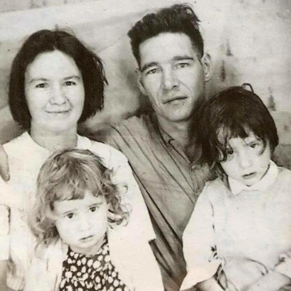 Profile Picture of Gina Detillion (@ginadetillion) on Poshmark