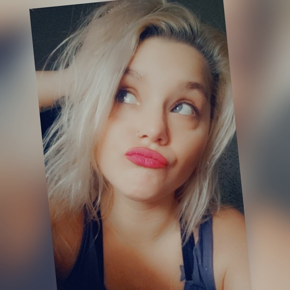 Profile Picture of Reva Balaski (@revariot) on Poshmark