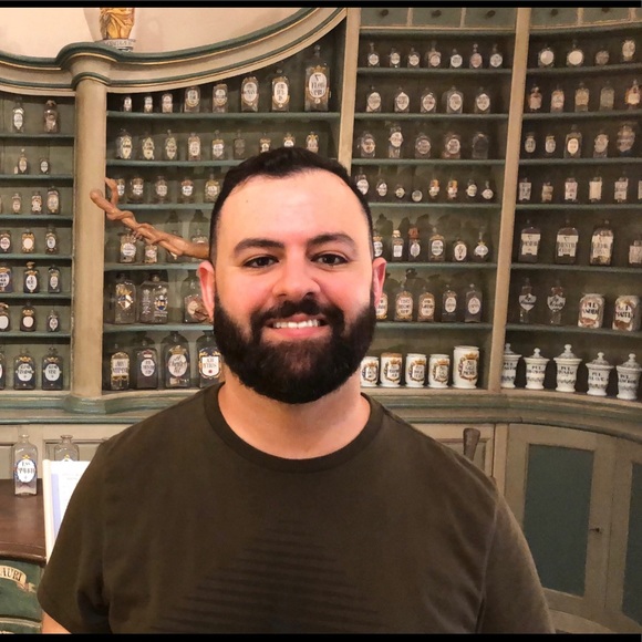 Profile Picture of Mike Nimeh (@mikeyynrx) on Poshmark