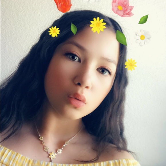 Kate Eden - Poshmark Profile Picture of Kate Eden (@kateleden) on Poshmark