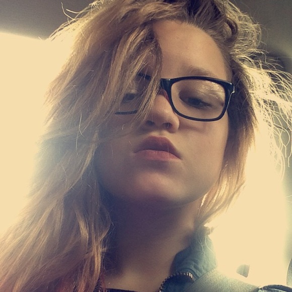 Profile Picture of Aspen May (@aspenmay) on Poshmark