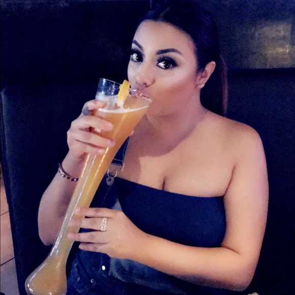 Profile Picture of Noely Diaz (@noelysd) on Poshmark