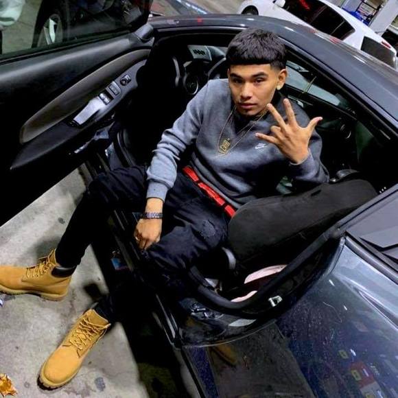 Profile Picture of Jose Rebollar (@rebollar13) on Poshmark