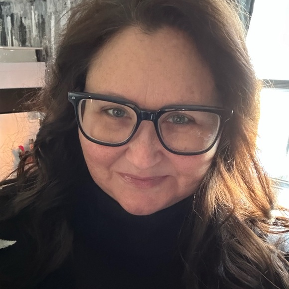 Profile Picture of Amy Mackessy (@amesf1974) on Poshmark