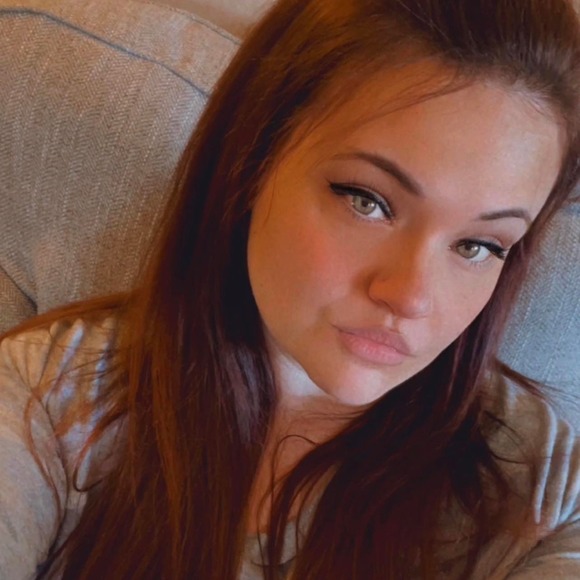 Angela Rempfer - Poshmark Profile Picture of Angela Rempfer (@ahoferx4) on Poshmark