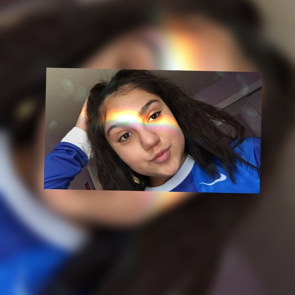 Profile Picture of Lizette Alvarez (@lizettealvarez) on Poshmark