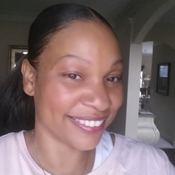 Camille Lester - Poshmark Profile Picture of Camille Lester (@lebooncho) on Poshmark