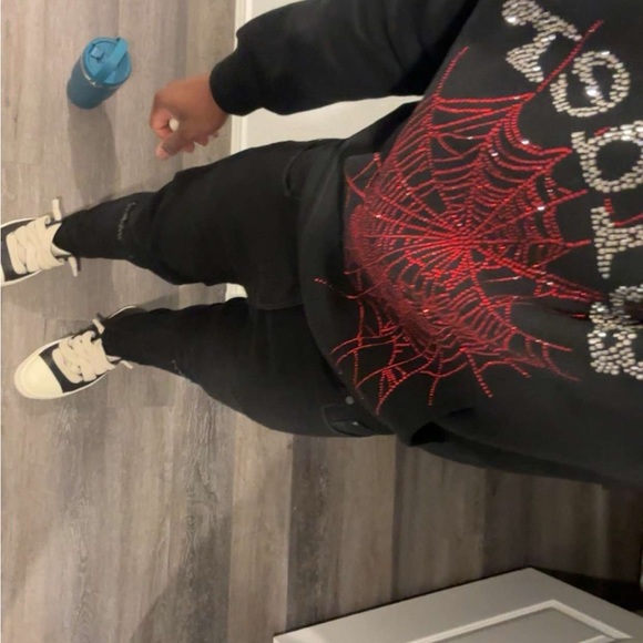 Profile Picture of James Lion (@moneymadedivine) on Poshmark