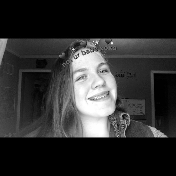 Profile Picture of Autumn Baum (@anbaum03) on Poshmark