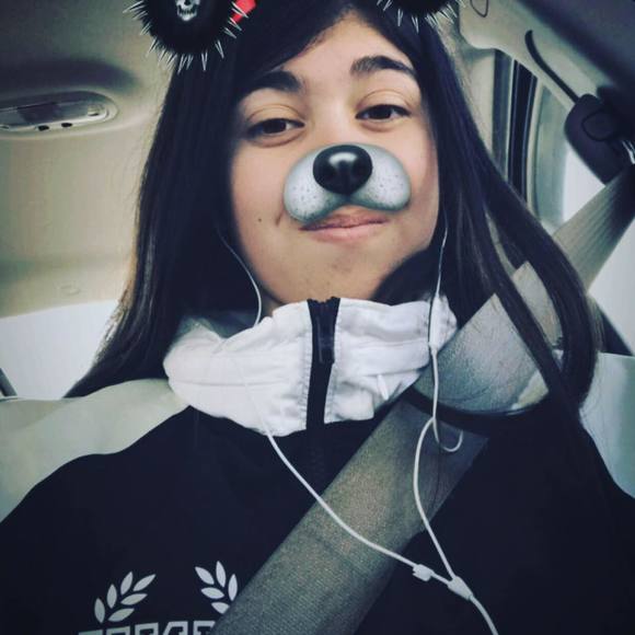 Profile Picture of Alicia Swinarski (@aliciaswinarski) on Poshmark