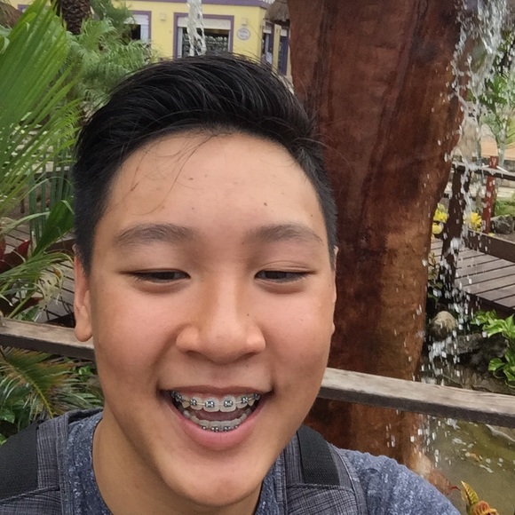 Profile Picture of Johnathon Nguyen (@fatboinguyen) on Poshmark