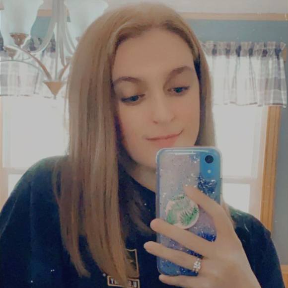 Profile Picture of Desirae Campbell (@danirae316) on Poshmark
