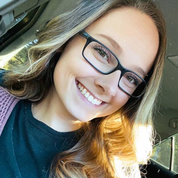 Profile Picture of Madison Case (@madisoncase531) on Poshmark