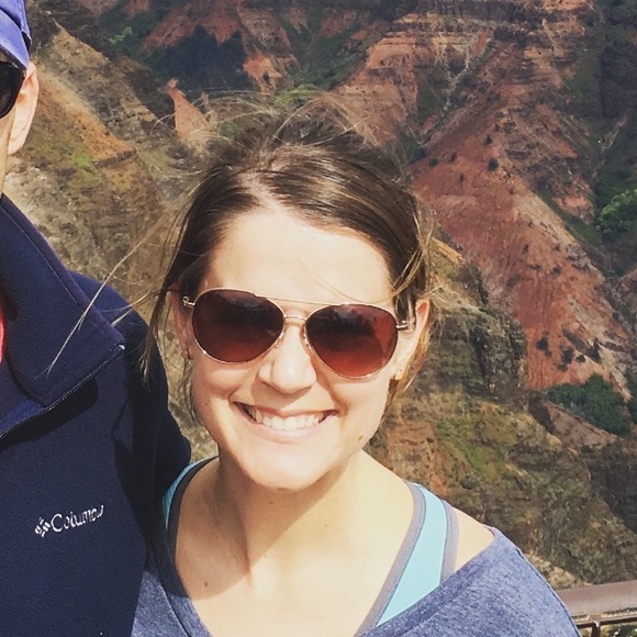 Profile Picture of Cathy Bennett (@clbennett07) on Poshmark