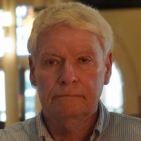 Profile Picture of Robert Lukey (@roluk) on Poshmark