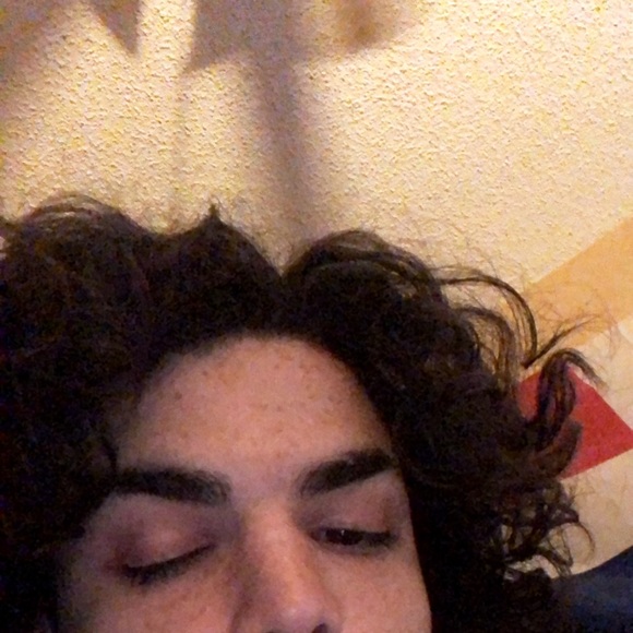 Profile Picture of Adrian Becerra (@becadrain7) on Poshmark