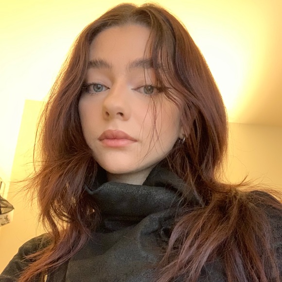 Profile Picture of Mina Mohebbi (@minascloset_) on Poshmark