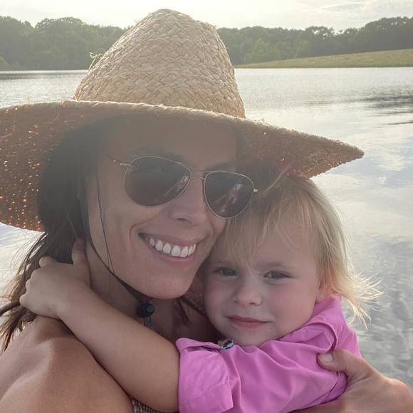 Profile Picture of Stacy Davies (@stacy_davies) on Poshmark