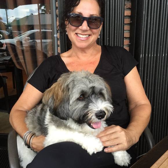 Profile Picture of Linda Norman (@lindasnorm) on Poshmark