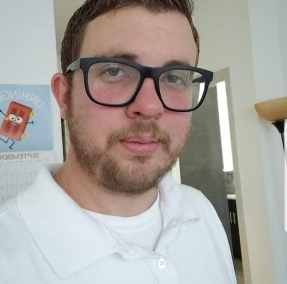 Profile Picture of Daniel Harvey (@danatg746) on Poshmark