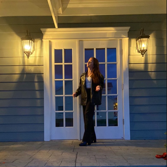 Maddie Inglut - Poshmark Profile Picture of Maddie Inglut (@maddiegrandee) on Poshmark