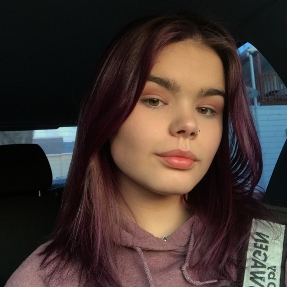 Profile Picture of Morgan Sauve (@morgansauve) on Poshmark