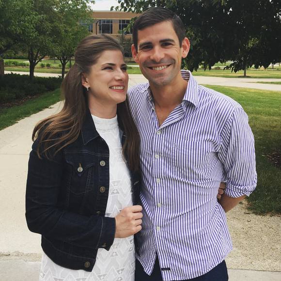 Profile Picture of Liz Perout (@lizhanak) on Poshmark